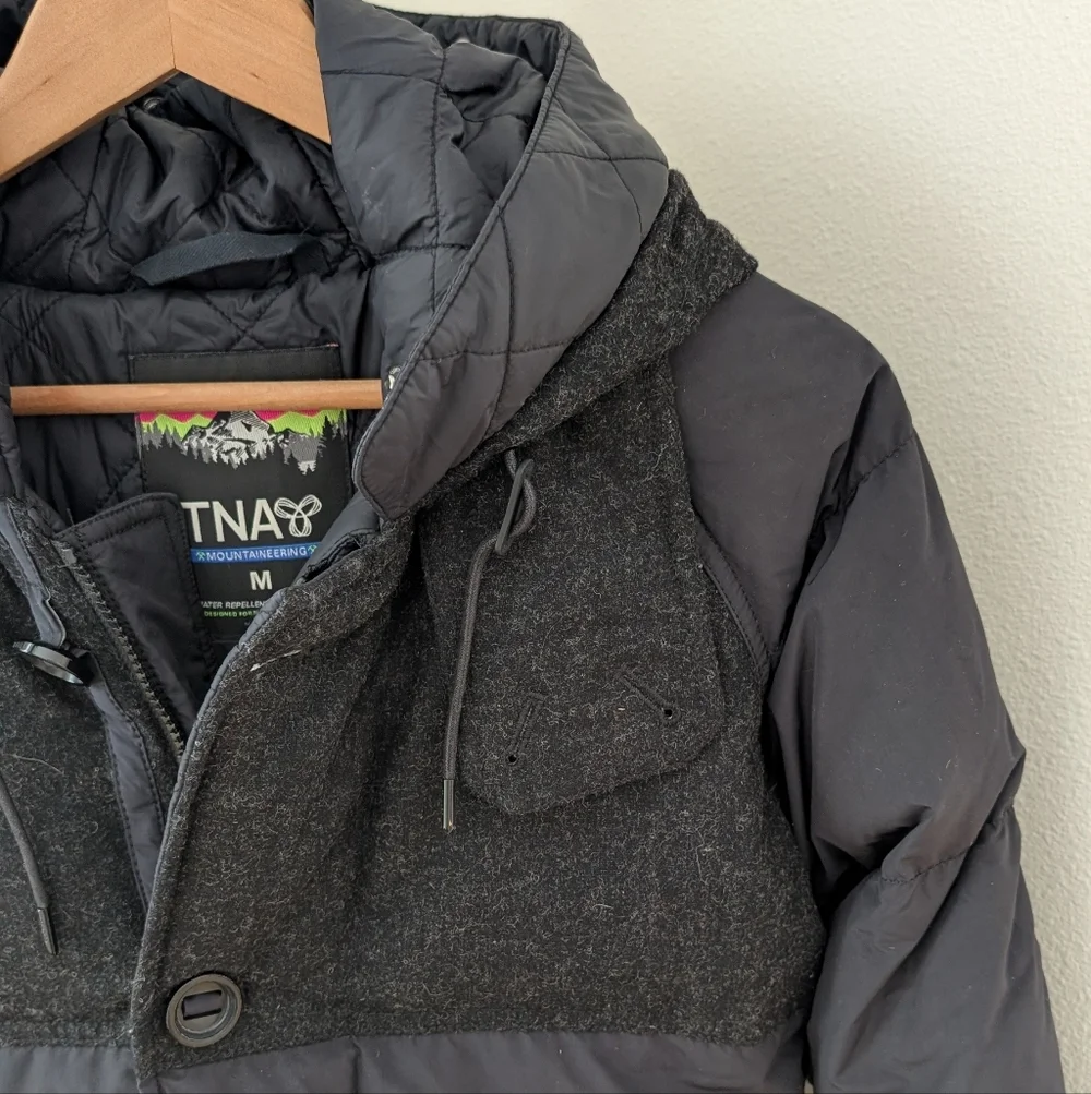 Aritzia TNA Zipper Front Hooded Down Fill Wool Trim Waterproof Puffer Jacket - Picture 4 of 12